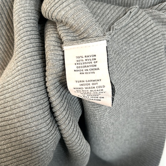 Nannette Lepore Grey Ribbed Top - Picture 5 of 5